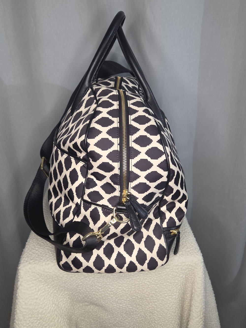 Vera Bradley Black & White Ikat Spots Weekender Bag - Picture 2 of 9